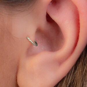 Silver Hammered Tragus Hoop Ring - Twist Wire Cartilage Piercings For Women Men - 925 Silver 20 Gauge Ear Rings Hoops Unisex