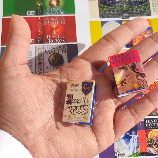 Ensemble de 32 couvertures de livres miniatures fantastiques à l'échelle 1:12, couvertures imprimables téléchargeables à faire soi-même, des livres pour maison de poupée font de la mini-bibliothèque de fiction