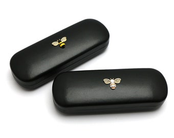 Adorable Bee Decoration Classic Gloss Black Glasses Case Hard Metal Case Leather Cover