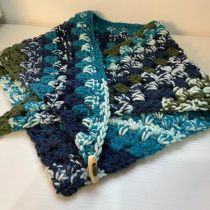 Chunky Granny Square Style Shawl Pattern - This is a PDF Pattern only