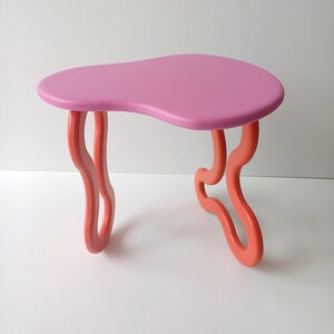 Side table "Lopi", coffee table, coffee table, bedside table, modern table, design table, curvy table, curvy table