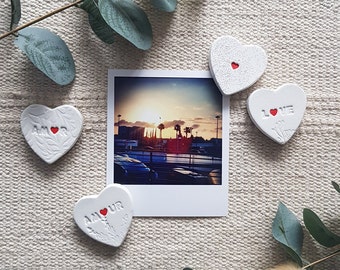 Lot de 4 magnets en argile - COEUR ROUGE : magnets frigo, aimants magnétiques pour photos, déco maison, personnalisé