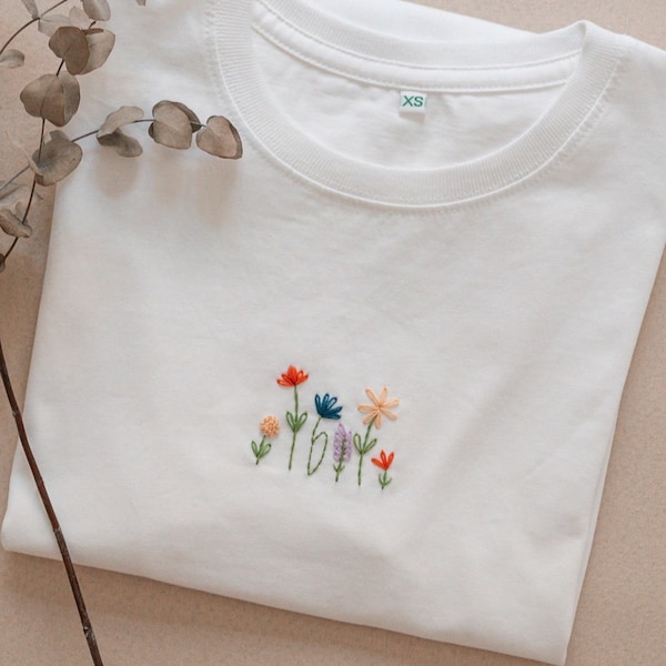 Embroidered T-Shirt | flower meadow | Wildflowers | hand embroidered | Organic cotton | sustainable | Fair Fashion | Gift idea