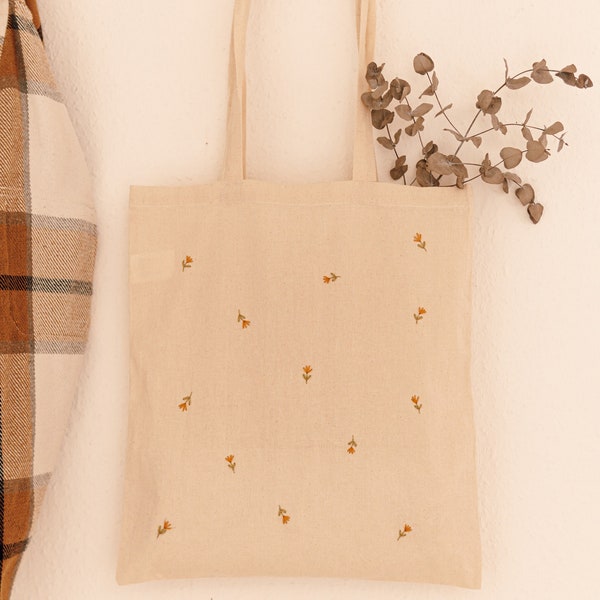 Bestickter Jutebeutel | Wildblumen | Blumenmotiv | handbestickt | totebag | minimalistisch | floral | Uni | Schule | Geschenkidee