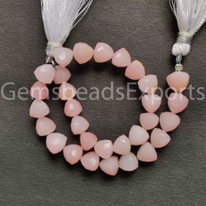 Perline di pietra preziosa di opale rosa, bellissime perline di opale rosa AAA, gemme con taglio triangolare 3D sfaccettato briolette, pietra di forma triangolare di opale / 6,50-7,50 mm.