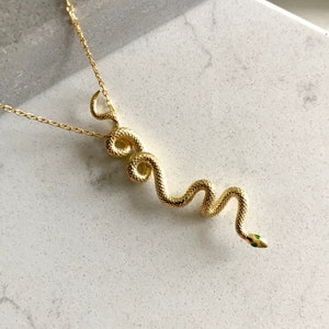 Vergoldete Schlangenkette, Sterling Silber Schlange Halskette, Schlange Anhänger, 18k Gold Halskette, Smaragdgrüne Augen