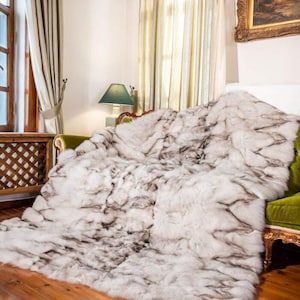 Real Luxurious Norwegian Saga Blue Fox Fur Throw – Bed Runner