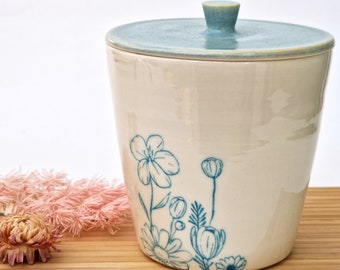 Pot avec couvercle en porcelaine - récipient avec couvercle en céramique fait main | Art fonctionnel pour la maison | Récipient en céramique unique