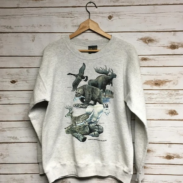 Wildlife Graphic Pullover