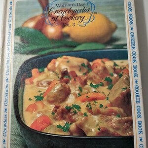 Vintage 1966 Women&#39;s Day Cookbook