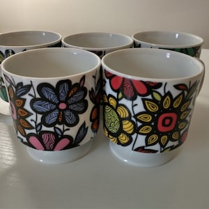 5 Groovy Vintage Coffee Mugs