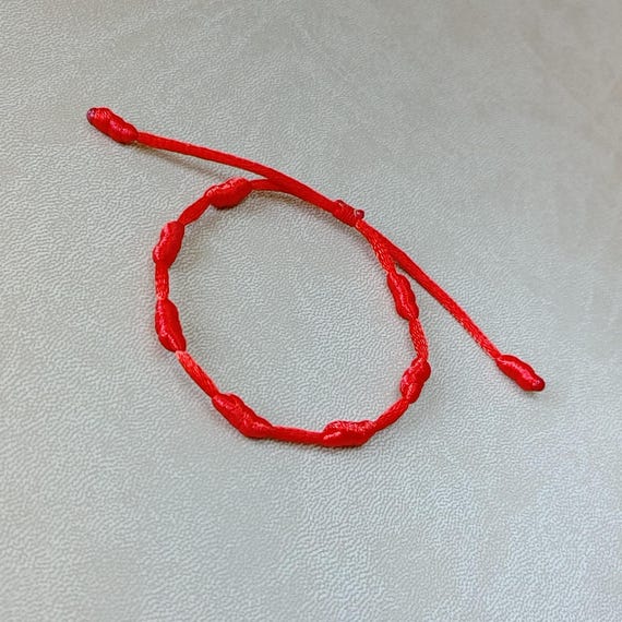 8-Piece Red String Bracelet Set - Adjustable 7 Knot Lucky Charm Bracelets For Protection & Friendship