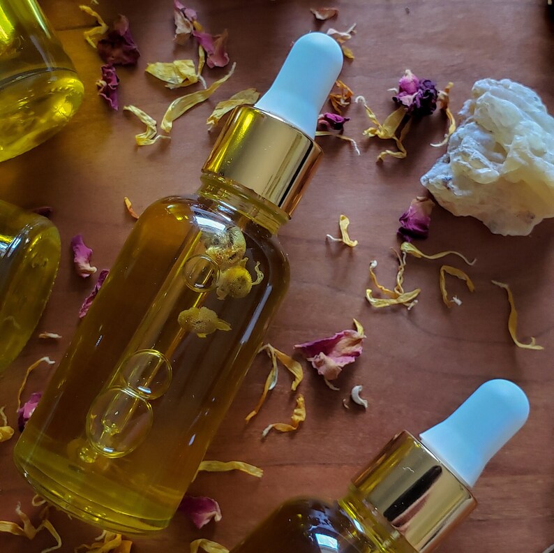 Everglow Face Serum image 3