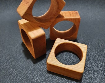 Napkin rings made of fine cherry wood | Set of 4 | Square | Napkin holder | minimalist design | rustic table decoration