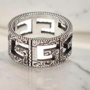 Gucci letter rings - Etsy 日本
