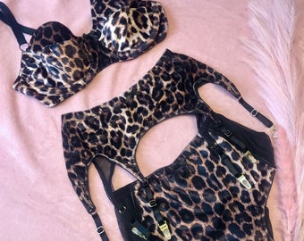 The Triple Threat! Three Piece, Full Lingerie Set