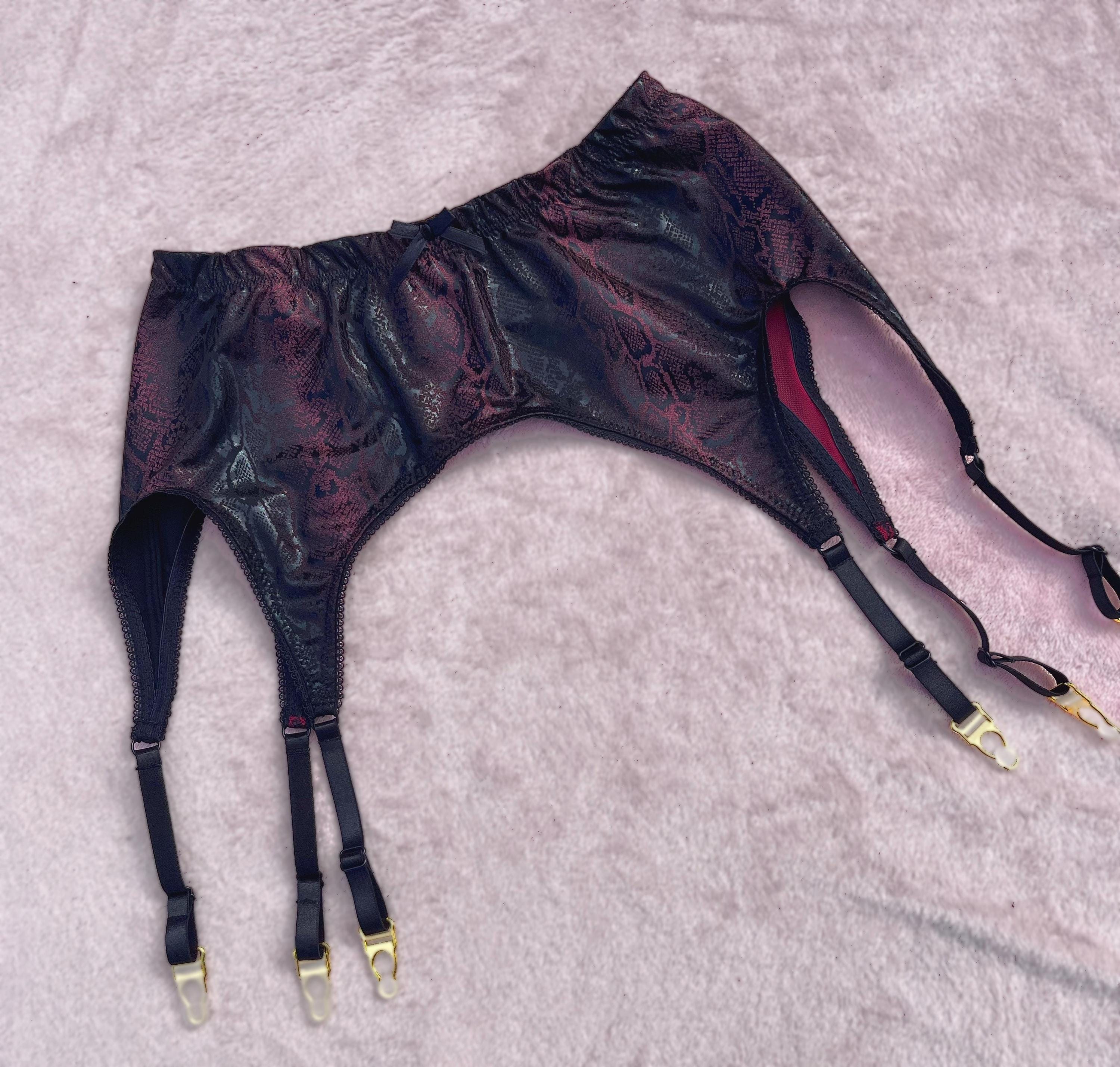 Six Garter Belt - Etsy Canada
