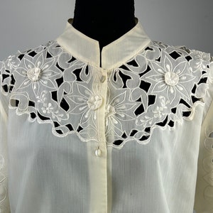 60&#39;s Ivory Floral Cut Out Blouse Vintage