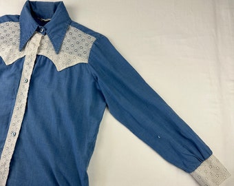Vintage 70s Western Blouse: Eyelet Detail, Bird Print, Dramatic Collar