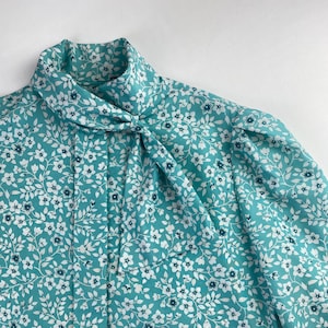 70's Floral Blouse Sash Collar Vintage