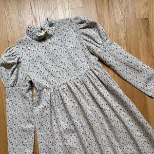Young Girl Prairie Holly Hobby Floral Dress Vintage