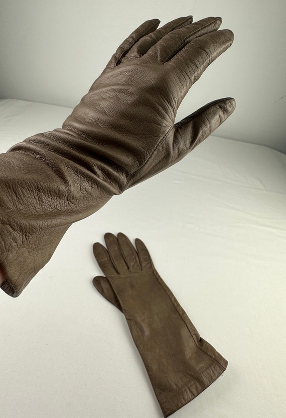 90's Beige Leather Mid Length Gloves - image 1