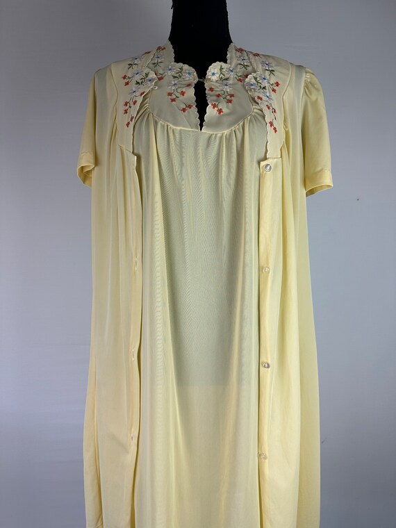 80's Nightgown Robe Set Yellow Embroidered Floral… - image 2