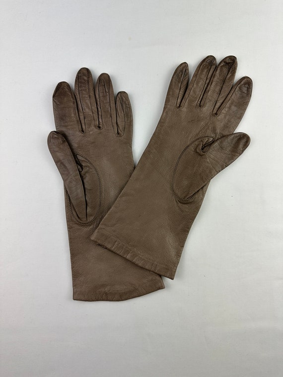 90's Beige Leather Mid Length Gloves - image 2