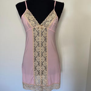 90&#39;s Lace Embellished Teddie Frederick&#39;s of Hollywood Nighty Vintage