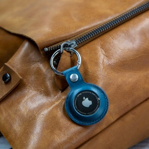 Soporte de AirTag azul, llavero de AirTag, estuche de AirTag, llavero de cuero, bucle de llave de AirTag, soporte de llave de cuero, etiqueta de equipaje de cuero, regalo para ella