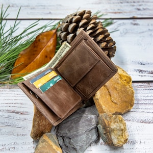 Cartera de cuero para hombre, cartera personalizada, cartera grabada, cartera triple para hombre, cartera de lujo, regalo para papá, regalo de cumpleaños para él