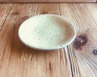 Soucoupe pour tasse en grès sous verre petite assiette coupelle poterie artisanale fait main art de la table