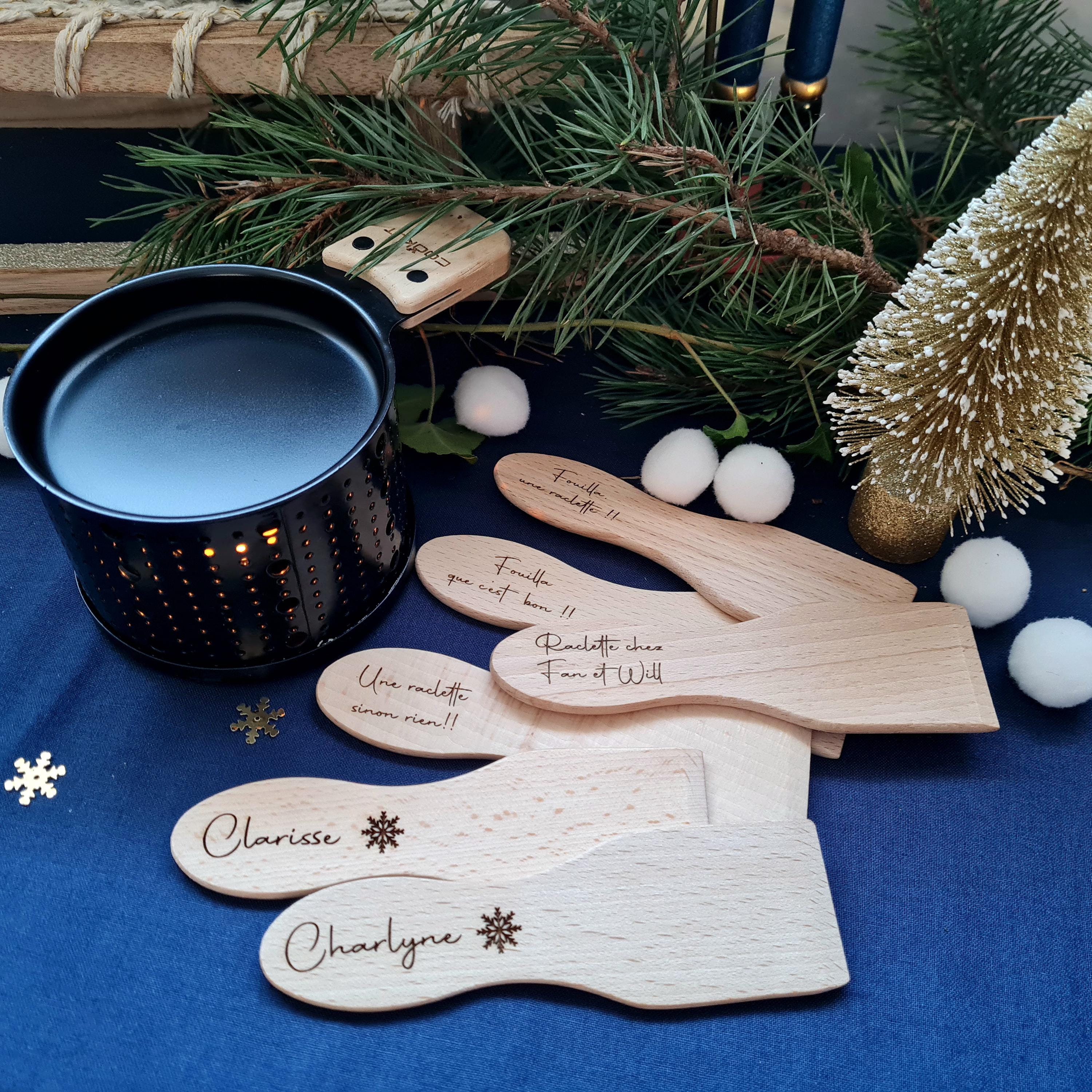Spatule en bois personnalisée pour poêlon à raclette 100% français