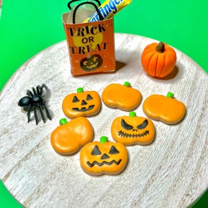 1:6 Scale Halloween Pumpkin and Jack O&#39; Lantern Cookies (6) for 11-12” Fashion Dolls