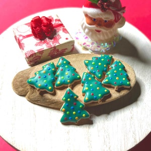 1:6 Scale Green Christmas Tree Cookies (6) for 11-12” Fashion Dolls