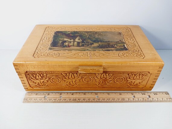 Vintage Carved Cedar Box – Cottagecore Keepsake J… - image 4