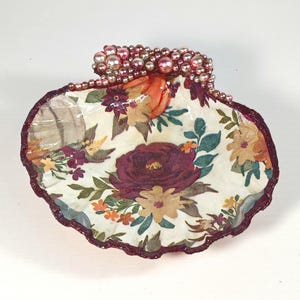 Floral Clam Shell Jewelry Dish with Faux Pearls and Glitter Trim - Unique Trinket Tray- Entryway Decor- Ring Dish- Coastal Decor
