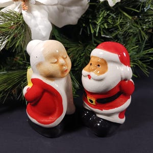 Santa and Mrs. Claus Salt and Pepper Shakers - Festive Decor- Holiday Shakers- Christmas Salt and Pepper Shakers- Vintage Christmas Decor