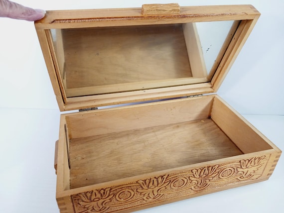Vintage Carved Cedar Box – Cottagecore Keepsake J… - image 7