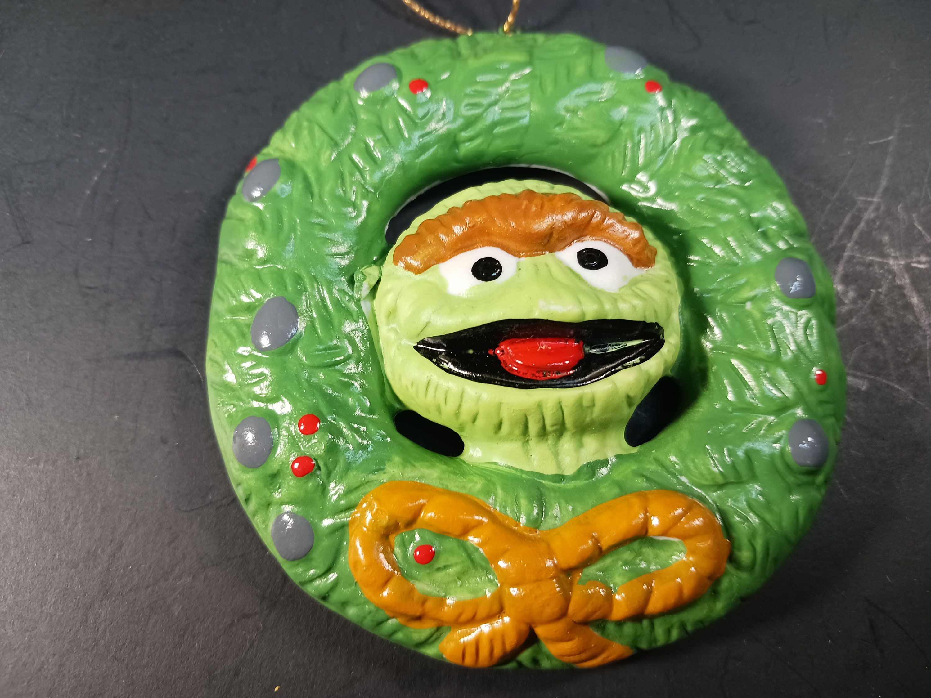 1988 Sesame Street Oscar the Grouch Wreath Ornament Vintage Muppets Inc ...