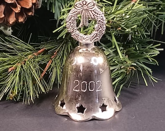 Silverplated Wreath Christmas Bell – 2002 International Silver Ornament