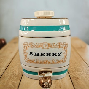Vintage Wade Pottery Sherry Barrel Decanter with Spigot – Worn Cork