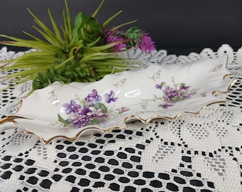 Kalk Germany Leaf Trinket Dish – Hand Painted Violet Bouquet, Gold Trim (As-Is)