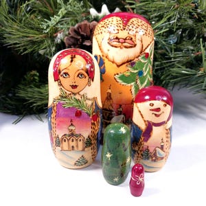 Set of 5 Wooden Matrushka Nesting Dolls - Hand Painted Russian Matryoshka Dolls- Vintage Matryoshka Doll- Unique Gift