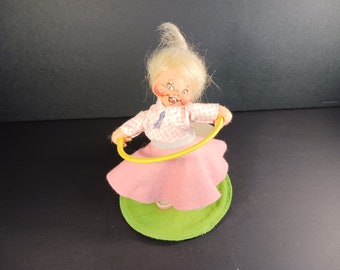 1998 Annalee Doll- 7&quot; Lil&#39; Lula Hooper with Hula Hoop- Playful Pink-Dressed Mouse with Hula Hoop - Annalee Collectible Doll