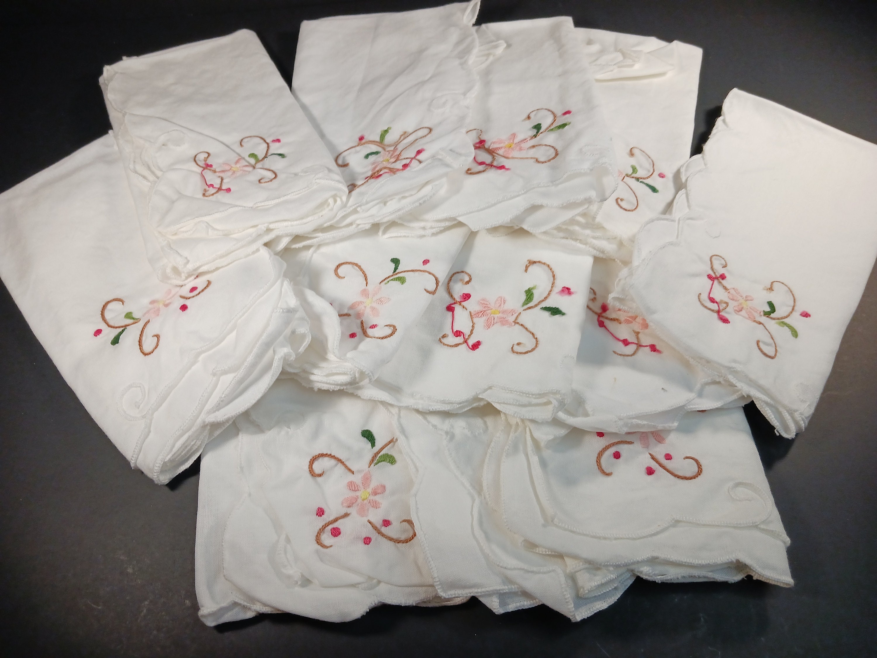 Vintage Linen Luncheon Napkins Set of 12 Embroidered Flowers Etsy