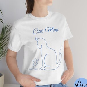 Cat Mom Shirt |Cat Mama T-Shirt | Cat Mom Gift | Cat Lover Tee | Fur Mama | Cat Lover Shirt | |Gift for Her | Gift for Cat Lovers