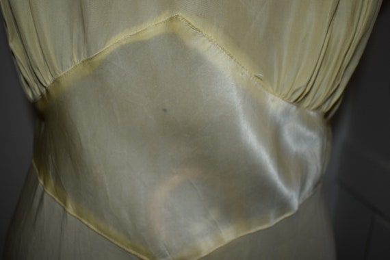 L/ 40 Rayon Butter Yellow 1940s Vintage Nightgown… - image 3