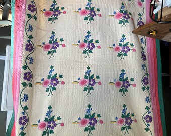 1930 Appliquéd Flower Bouquet Quilt