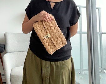 Crochet Crossbody Crochet bag made from fabric cloth t-Shirt yarn. Detachable strap. Can use as a clutch. Gift for mom. Gift for her.